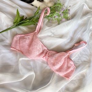 VS pink lace bra